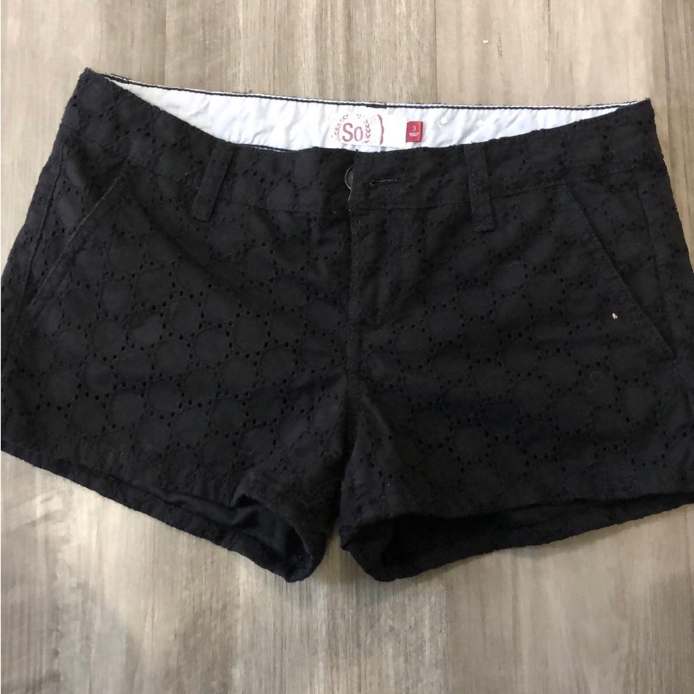 🔹3 for $8 shorts🔹 Black embroidered shorts